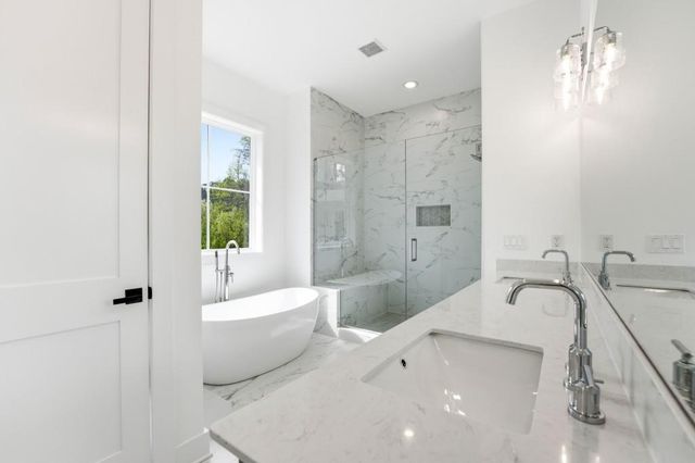 3050 Kara Court, Roswell, GA 30076