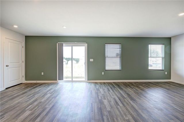 128 Oxford Lane, Kingston, GA 30145