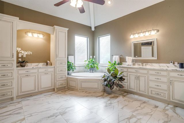 1268 Whispering Oaks Drive, Desoto, TX 75115