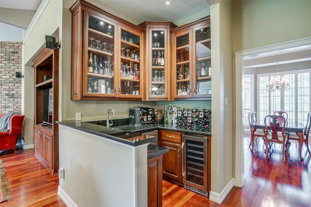 1268 Whispering Oaks Drive, Desoto, TX 75115