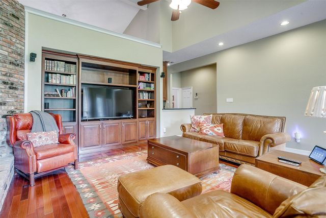 1268 Whispering Oaks Drive, Desoto, TX 75115