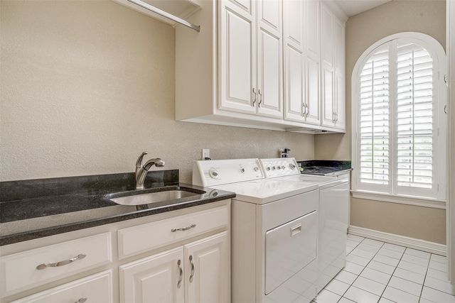 1268 Whispering Oaks Drive, Desoto, TX 75115