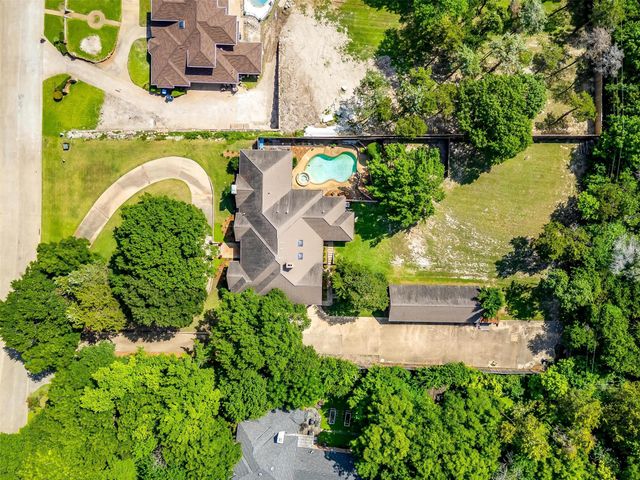 1268 Whispering Oaks Drive, Desoto, TX 75115