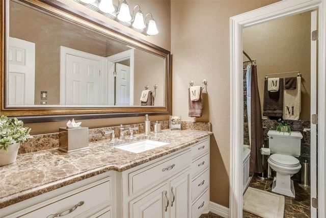 1268 Whispering Oaks Drive, Desoto, TX 75115
