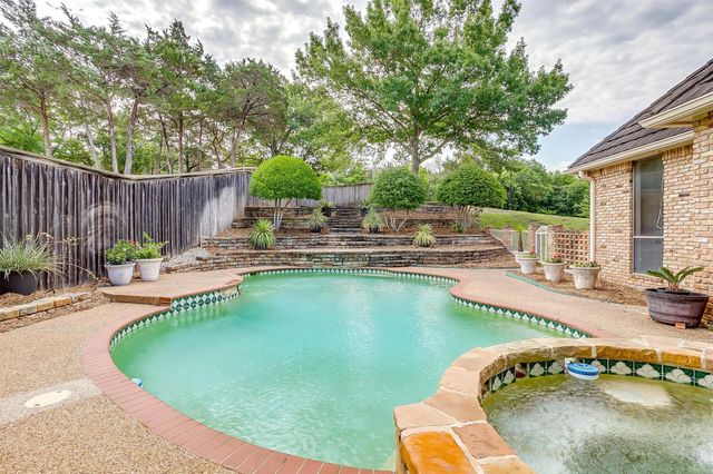 1268 Whispering Oaks Drive, Desoto, TX 75115