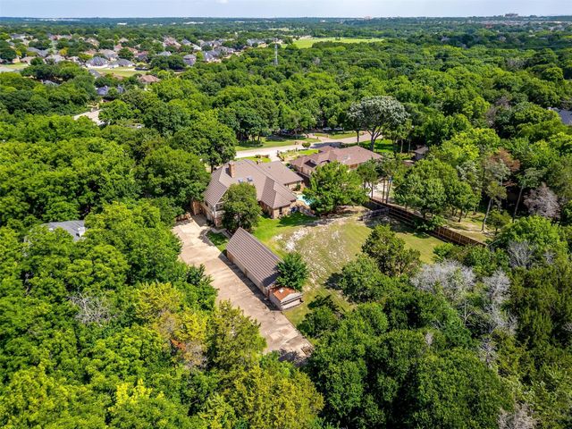 1268 Whispering Oaks Drive, Desoto, TX 75115