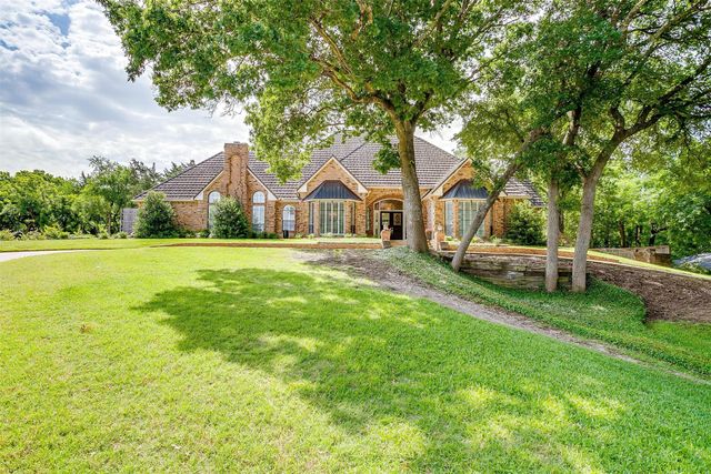 1268 Whispering Oaks Drive, Desoto, TX 75115