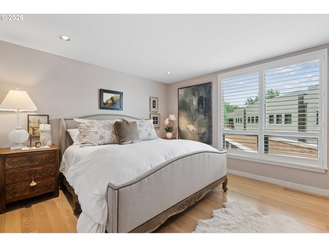 2351 Nw WESTOVER Rd 601, Portland, OR 97210