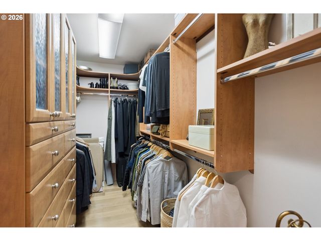 2351 Nw WESTOVER Rd 601, Portland, OR 97210