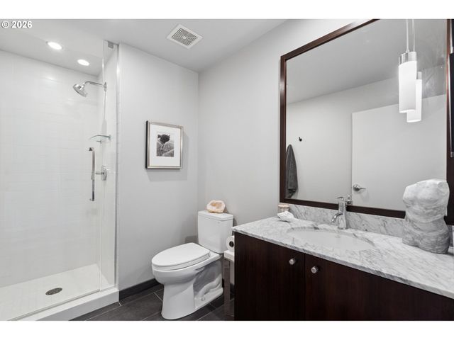 2351 Nw WESTOVER Rd 601, Portland, OR 97210