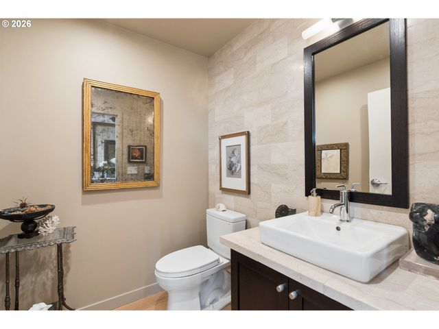 2351 Nw WESTOVER Rd 601, Portland, OR 97210