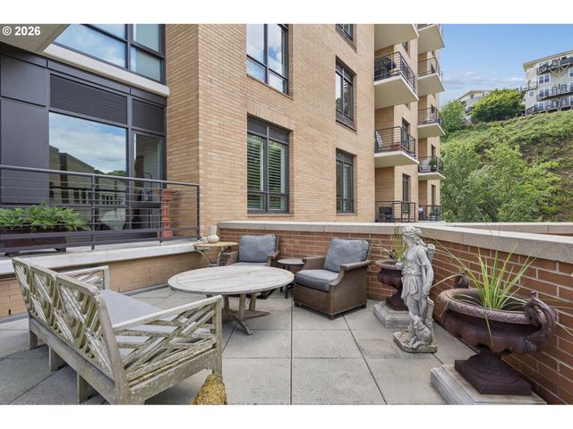 2351 Nw WESTOVER Rd 601, Portland, OR 97210