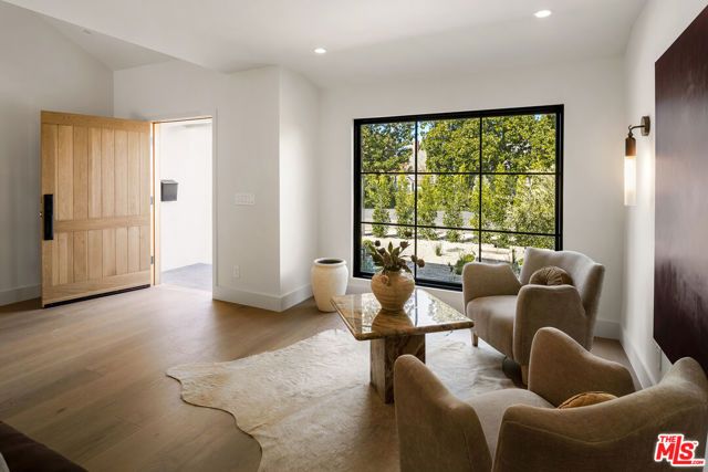 13114 Addison Street, Sherman Oaks, CA 91423