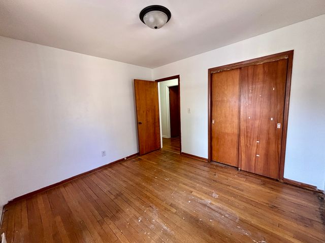 911 Kenmore Road, Rockford, IL 61108