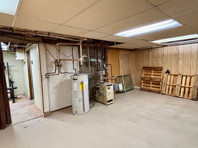 911 Kenmore Road, Rockford, IL 61108