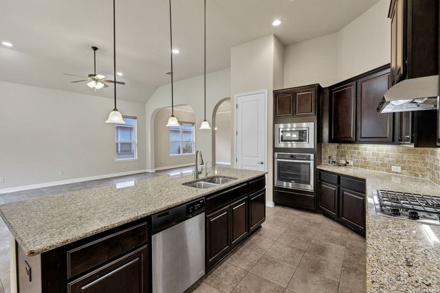 415 Tranquil Oak, San Antonio, TX 78260