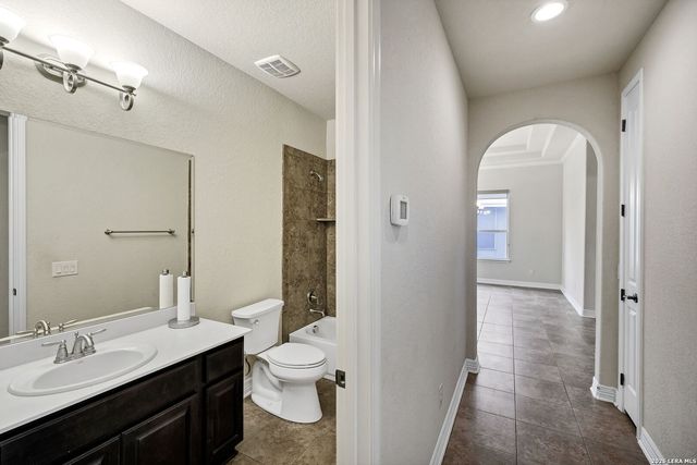 415 Tranquil Oak, San Antonio, TX 78260