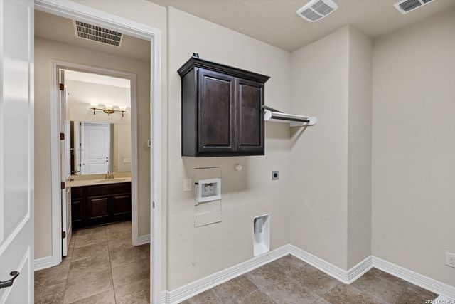 415 Tranquil Oak, San Antonio, TX 78260