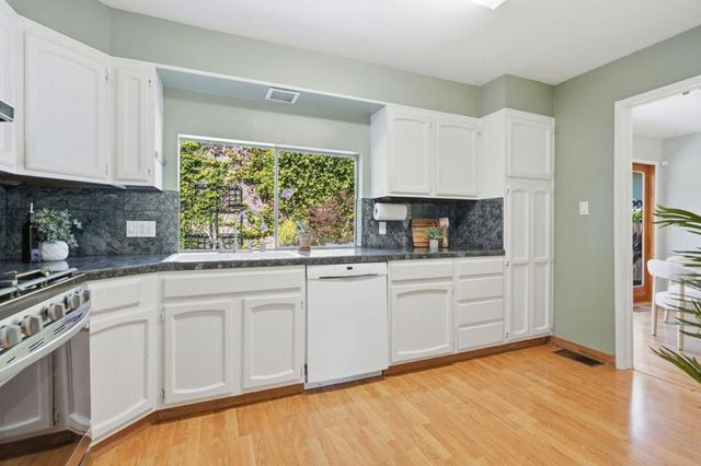 570 Kenwood Drive, Menlo Park, CA 94025