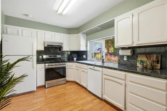 570 Kenwood Drive, Menlo Park, CA 94025