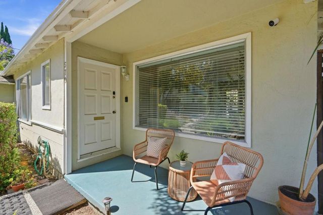 570 Kenwood Drive, Menlo Park, CA 94025