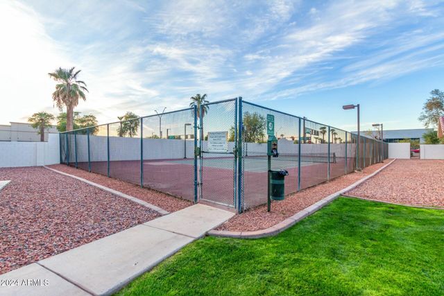 2801 N LITCHFIELD Road 18, Goodyear, AZ 85395