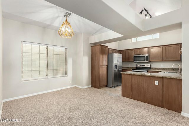 2801 N LITCHFIELD Road 18, Goodyear, AZ 85395