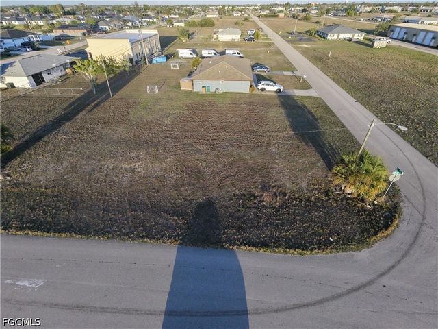 1001 NE 8th TER, Cape Coral, FL 33909