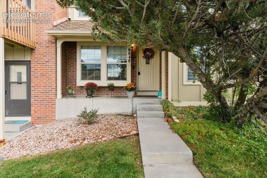 6848 Ravencrest Drive, Colorado Springs, CO 80919 — photo 2