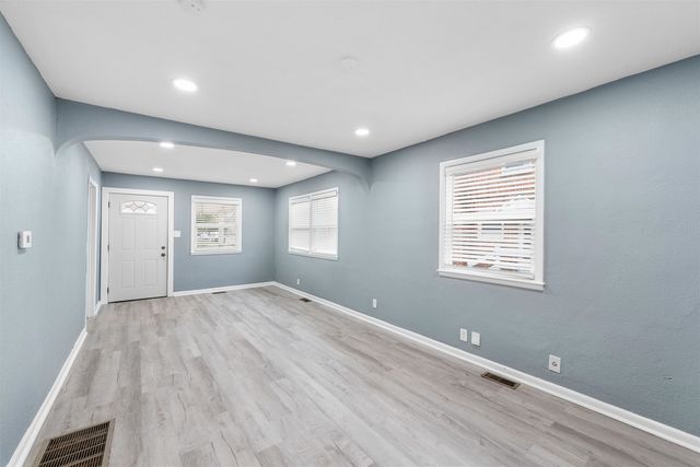 720 Sherman St, Salina, KS 67401