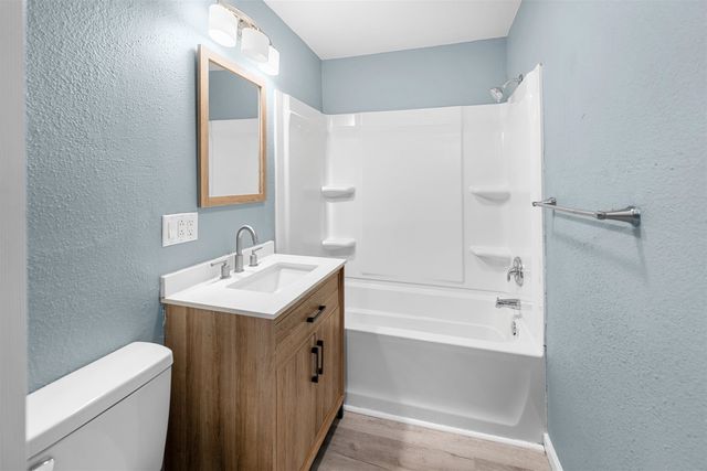 720 Sherman St, Salina, KS 67401