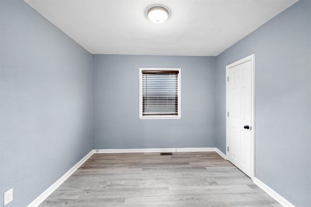 720 Sherman St, Salina, KS 67401