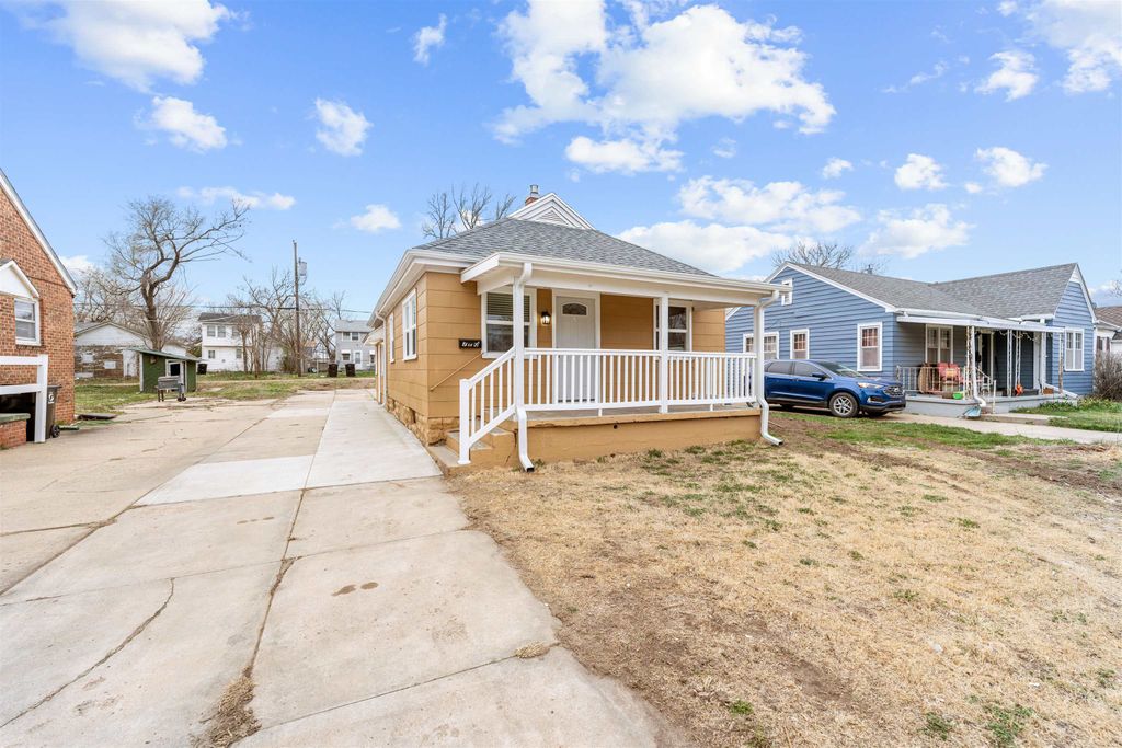 720 Sherman St, Salina, KS 67401