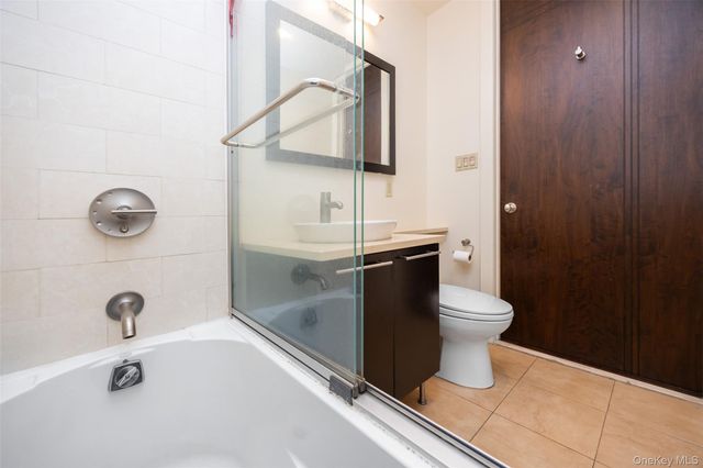 3132 Union Street 2C, Flushing, NY 11354