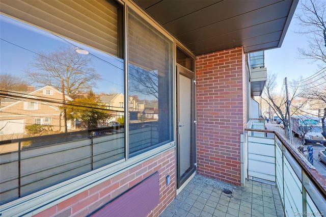 3132 Union Street 2C, Flushing, NY 11354