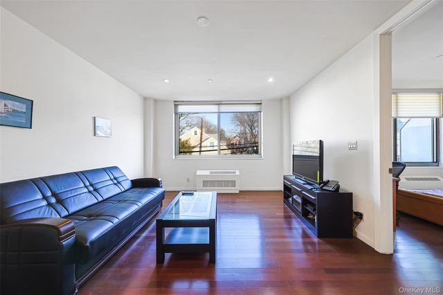 3132 Union Street 2C, Flushing, NY 11354