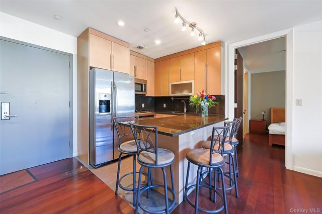 3132 Union Street 2C, Flushing, NY 11354