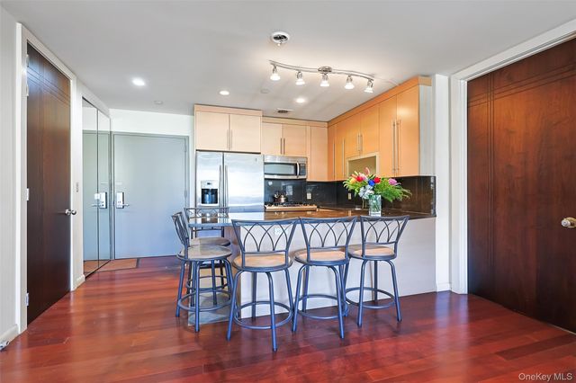 3132 Union Street 2C, Flushing, NY 11354