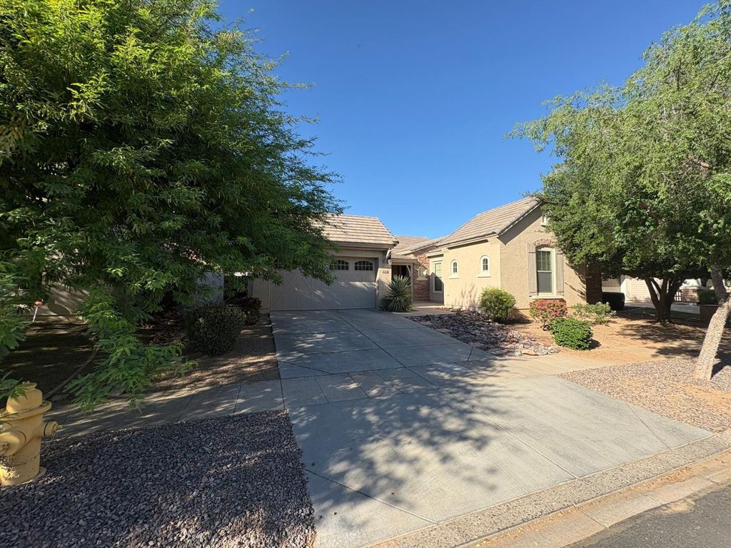 15234 W Voltaire Street, Surprise, AZ 85379