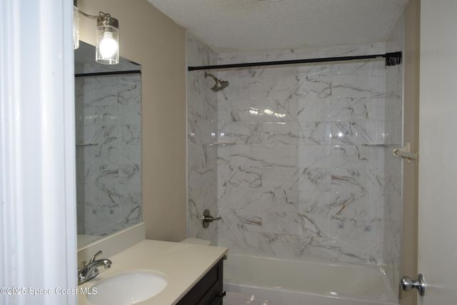 1756 Jacobin Street NW, Palm Bay, FL 32907