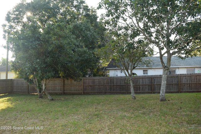 1756 Jacobin Street NW, Palm Bay, FL 32907