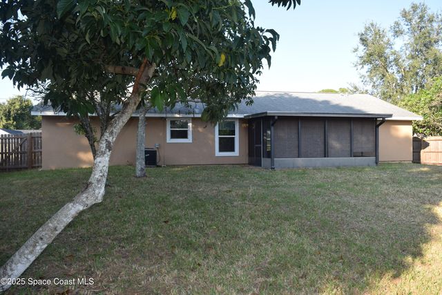 1756 Jacobin Street NW, Palm Bay, FL 32907