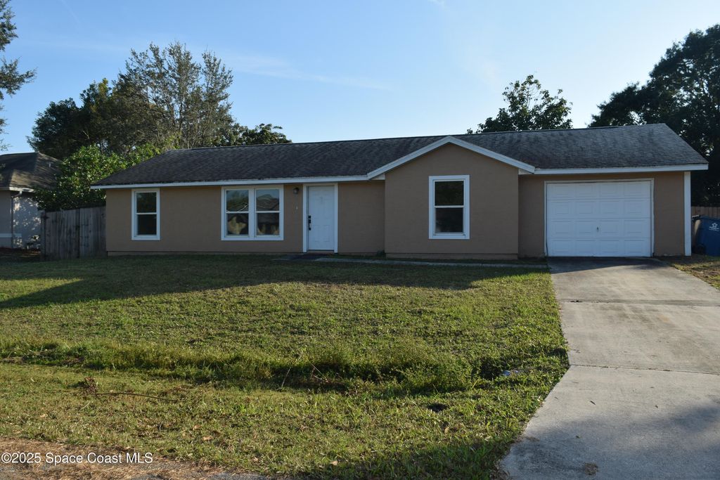 1756 Jacobin Street NW, Palm Bay, FL 32907