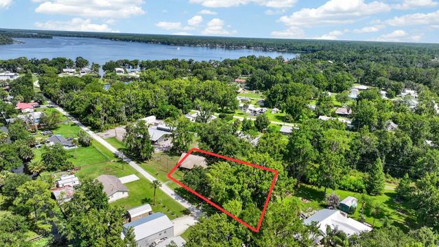 110 W PALM AVENUE, Crescent City, FL 32112