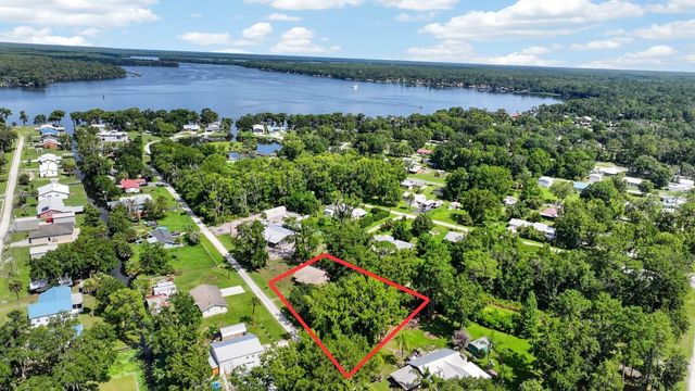 110 W PALM AVENUE, Crescent City, FL 32112