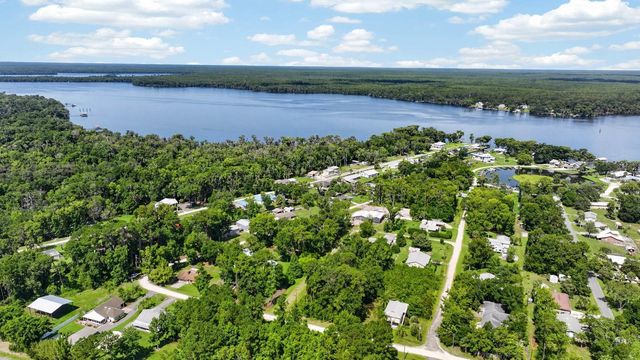 110 W PALM AVENUE, Crescent City, FL 32112