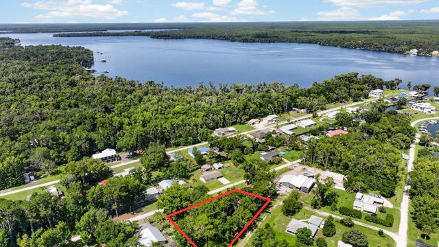 110 W PALM AVENUE, Crescent City, FL 32112