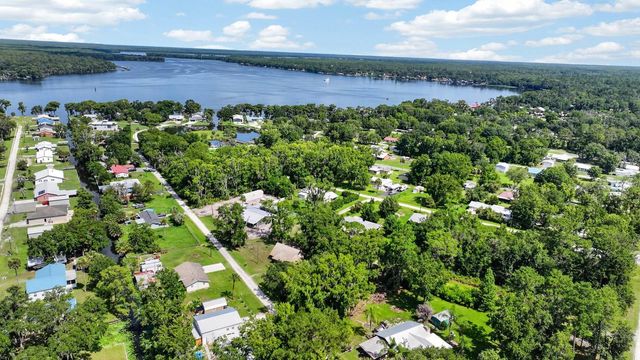 110 W PALM AVENUE, Crescent City, FL 32112