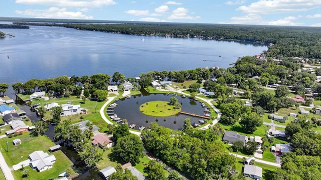 110 W PALM AVENUE, Crescent City, FL 32112