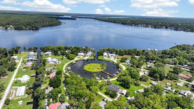 110 W PALM AVENUE, Crescent City, FL 32112